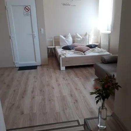 Family Apartmanhaz