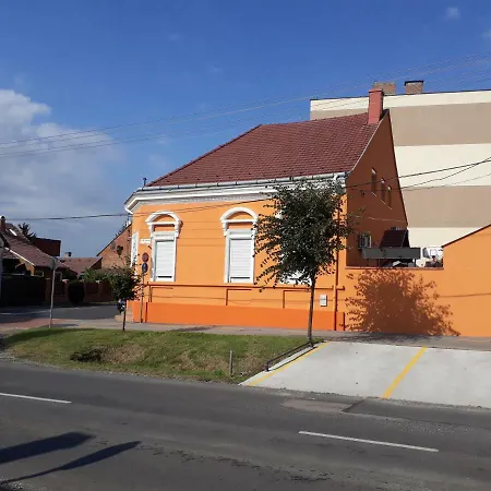 Family Apartmanhaz